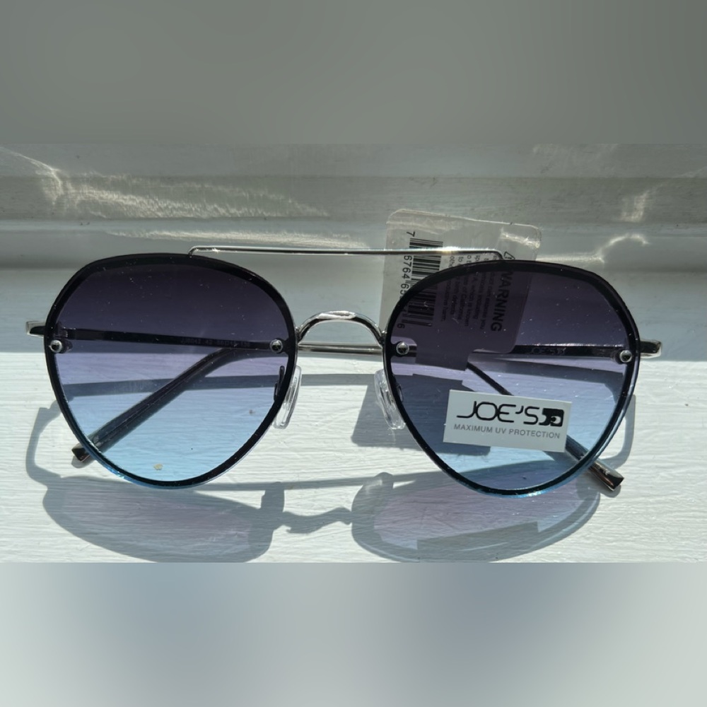 Joe’s Jeans Aviator sunglasses